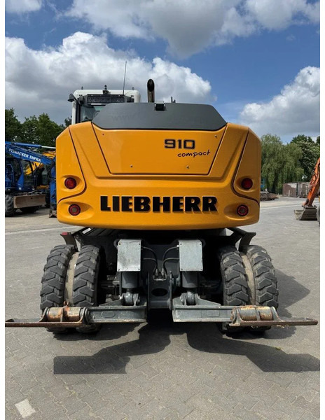 Liebherr A910 compact 2018 4000 uur !! 4x4 - Pelle sur pneus: photos 3 Liebherr A910 compact 2018 4000 uur !! 4x4 - Pelle sur pneus: photos 3
