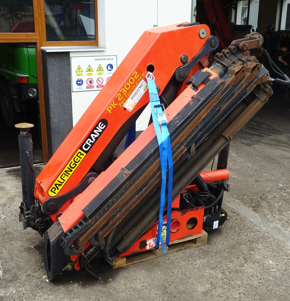 PALFINGER PK 23002 D crane, remote control, extra functions, Ladekran, Kran, gru - Grue auxiliaire: photos 1 PALFINGER PK 23002 D crane, remote control, extra functions, Ladekran, Kran, gru - Grue auxiliaire: photos 1