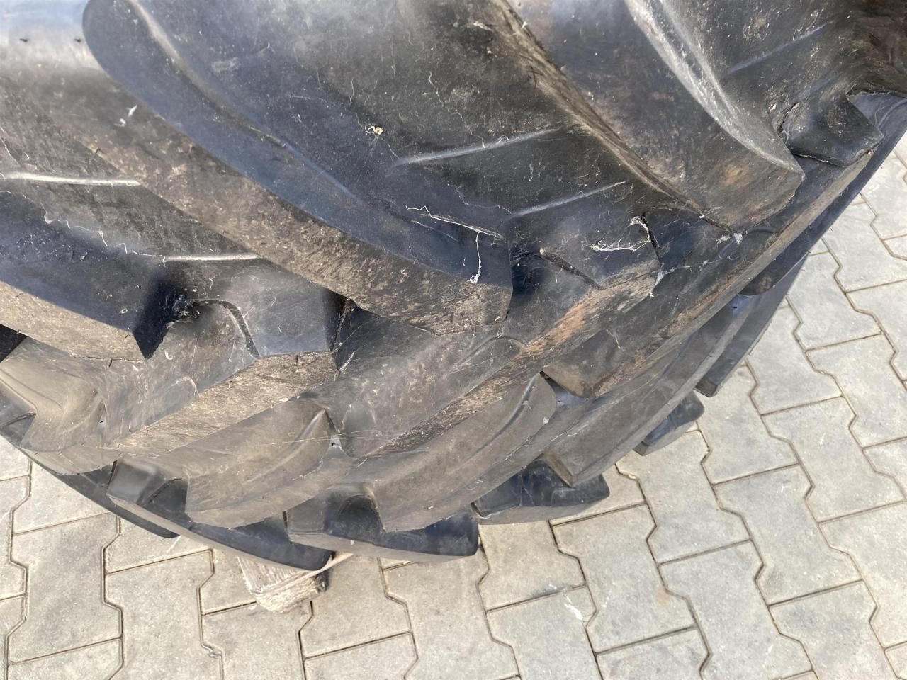 Alliance 420/85R28 - Pneu pour Machine agricole: photos 3 Alliance 420/85R28 - Pneu pour Machine agricole: photos 3