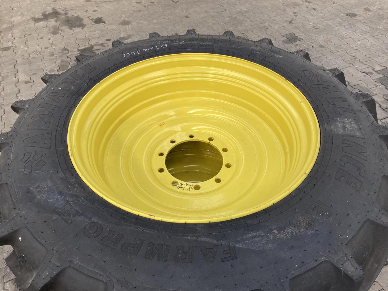 Alliance 420/85R38 - Pneu pour Machine agricole: photos 2 Alliance 420/85R38 - Pneu pour Machine agricole: photos 2