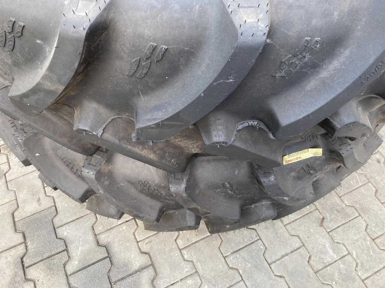 Alliance 420/85R38 - Pneu pour Machine agricole: photos 3 Alliance 420/85R38 - Pneu pour Machine agricole: photos 3