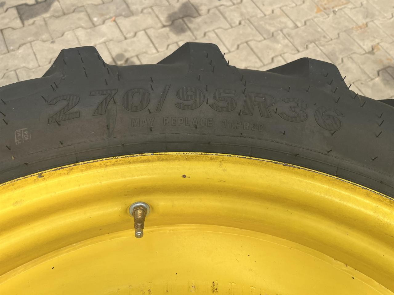 BKT 270/95R36 BKT - Pneu pour Machine agricole: photos 2 BKT 270/95R36 BKT - Pneu pour Machine agricole: photos 2