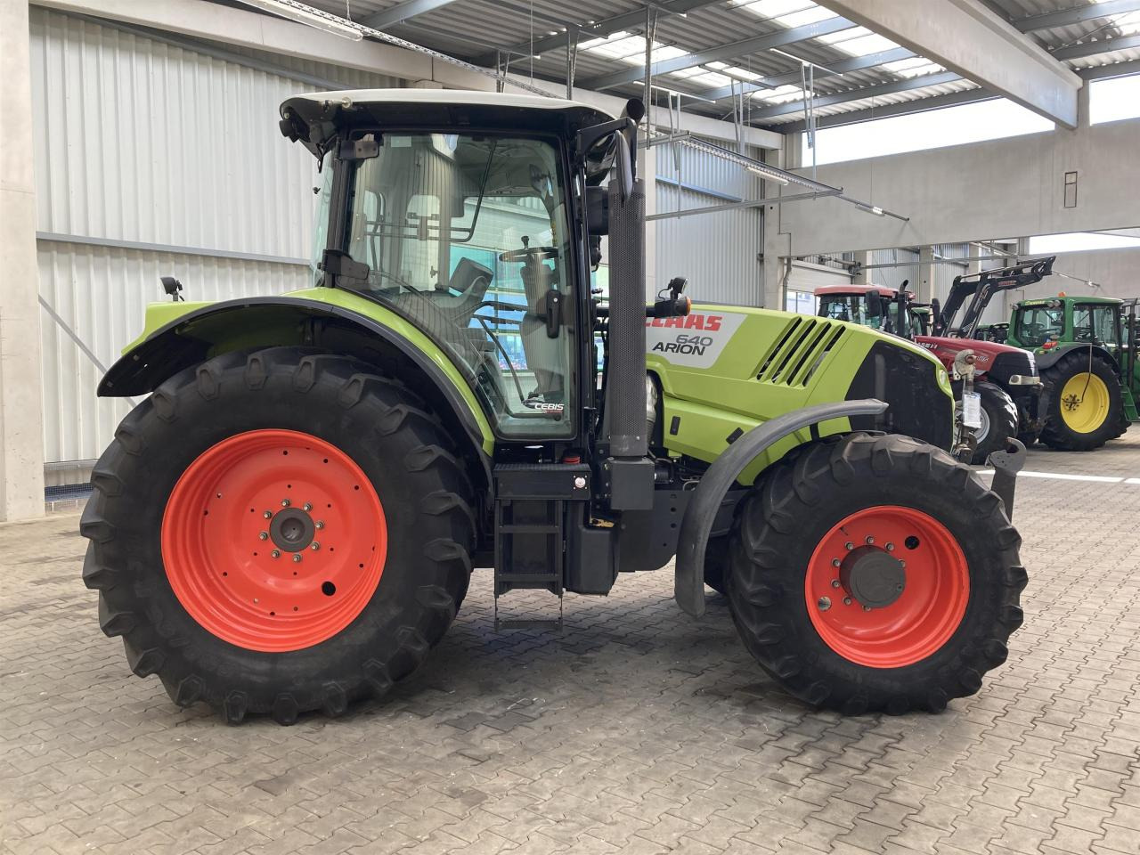 CLAAS Arion 640 - Tracteur agricole: photos 5 CLAAS Arion 640 - Tracteur agricole: photos 5