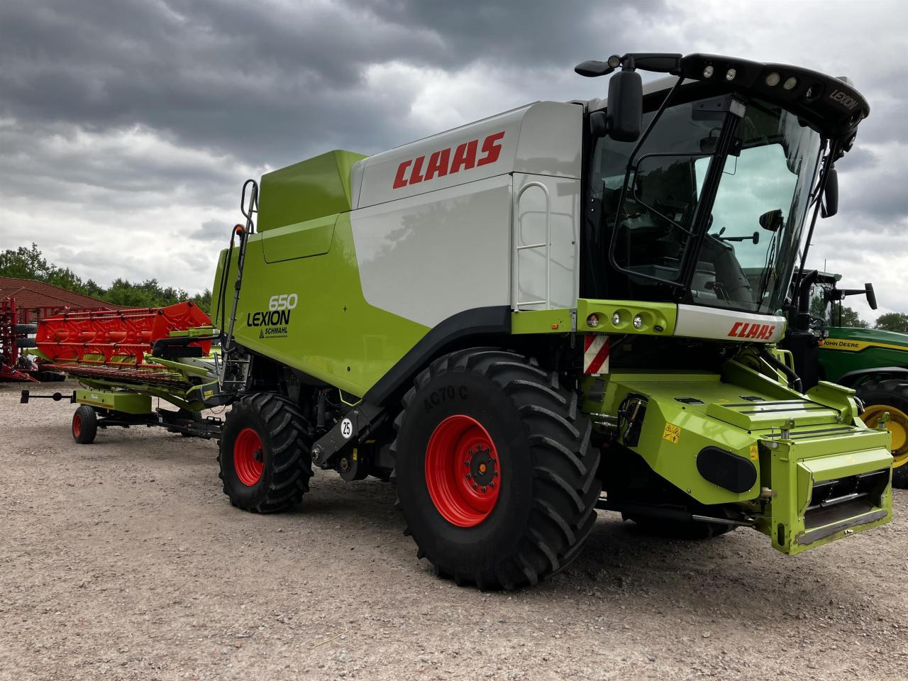 CLAAS Lexion 650 - Moissonneuse-batteuse: photos 2 CLAAS Lexion 650 - Moissonneuse-batteuse: photos 2