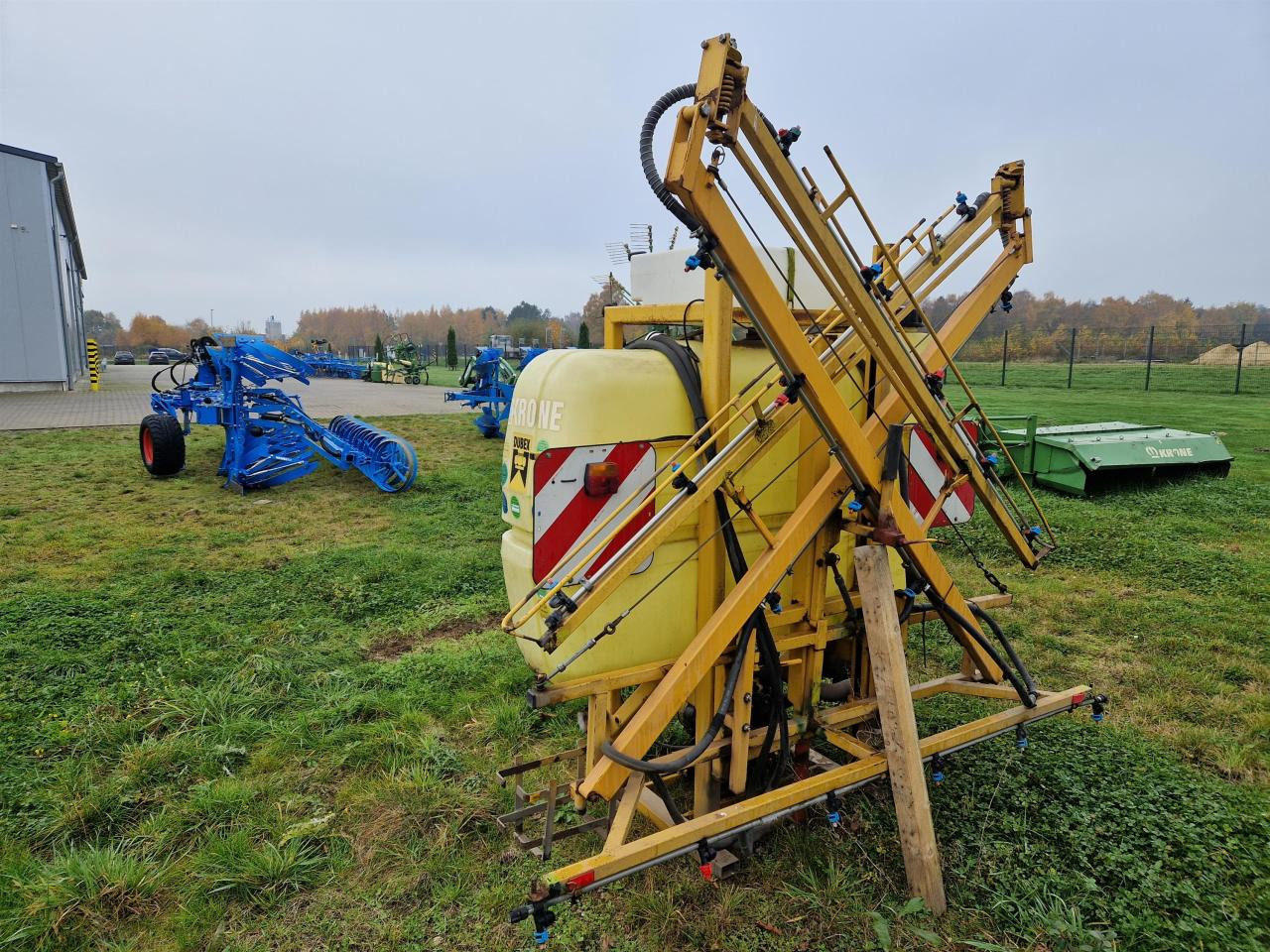 Dubex MODEL 1 - Pulvérisateur traîné: photos 3 Dubex MODEL 1 - Pulvérisateur traîné: photos 3