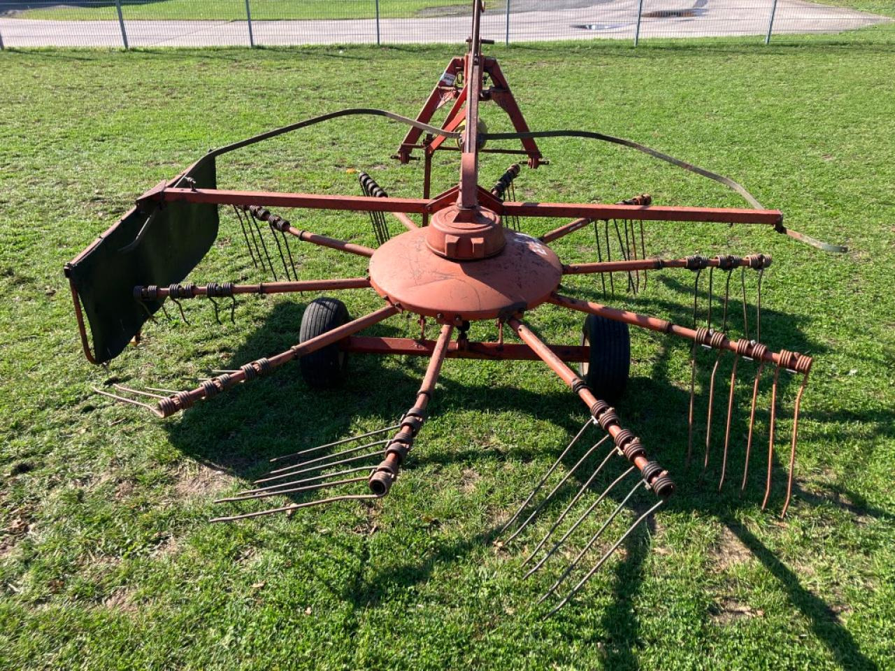 Fella TS 325 - Faneuse: photos 3 Fella TS 325 - Faneuse: photos 3