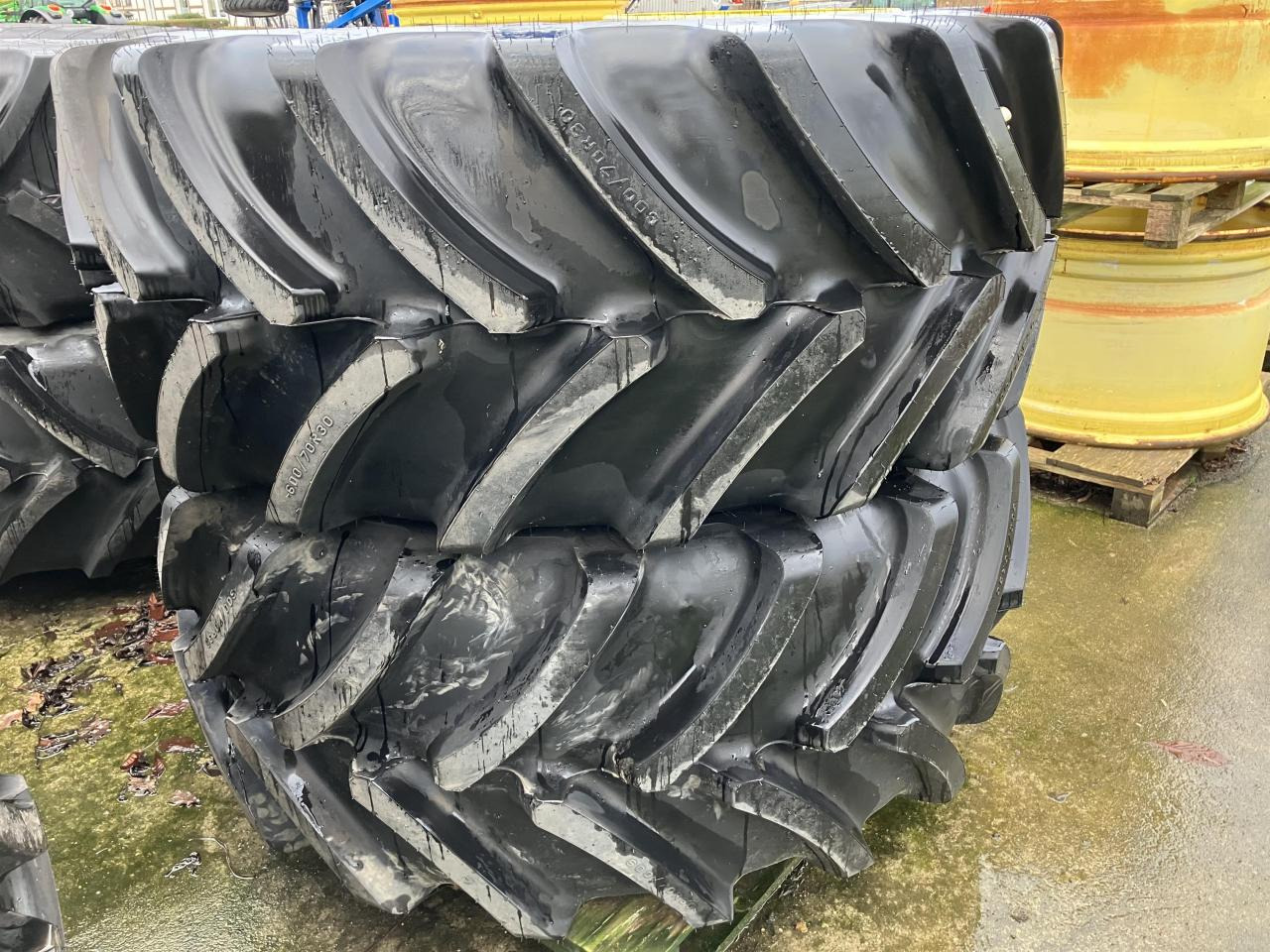 Firestone 600/70R30 - Pneu pour Machine agricole: photos 1 Firestone 600/70R30 - Pneu pour Machine agricole: photos 1