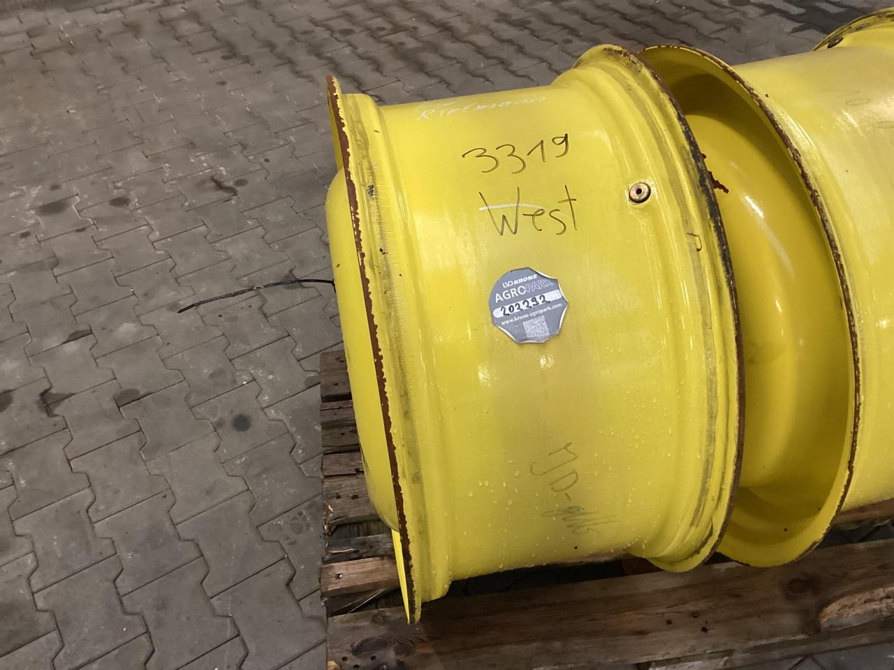 John Deere 15x30 - Pneu pour Machine agricole: photos 2 John Deere 15x30 - Pneu pour Machine agricole: photos 2