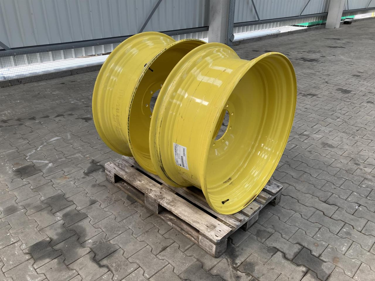 John Deere 15x38 - Pneu pour Machine agricole: photos 1 John Deere 15x38 - Pneu pour Machine agricole: photos 1