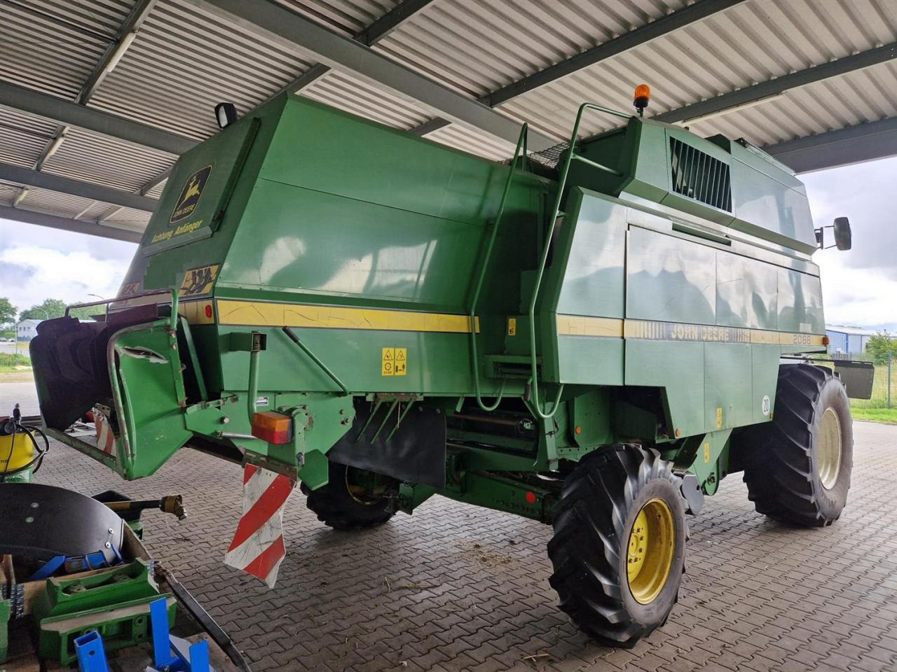 John Deere 2066 - Moissonneuse-batteuse: photos 4 John Deere 2066 - Moissonneuse-batteuse: photos 4