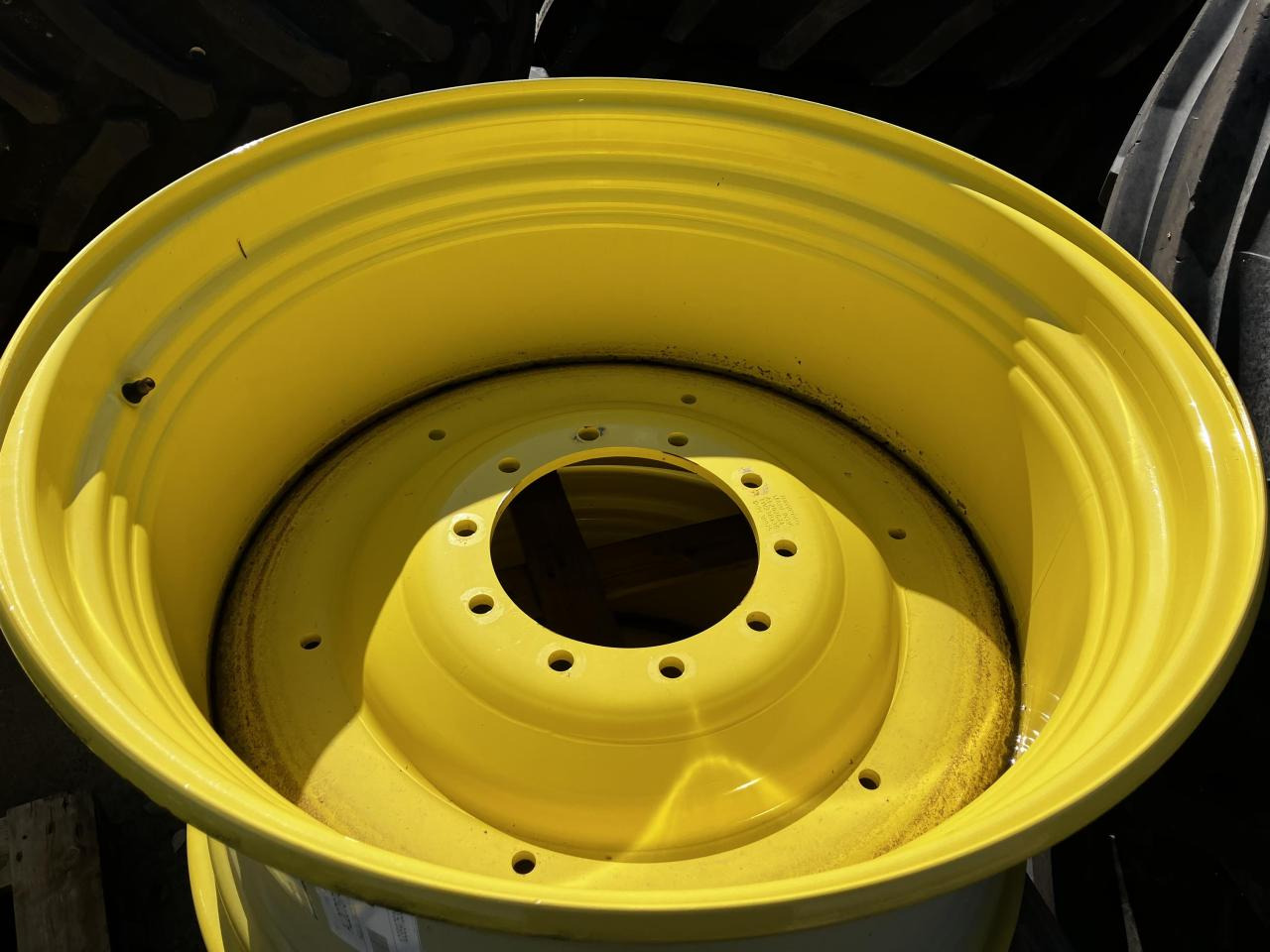 John Deere 23x38 - Pneu pour Machine agricole: photos 2 John Deere 23x38 - Pneu pour Machine agricole: photos 2