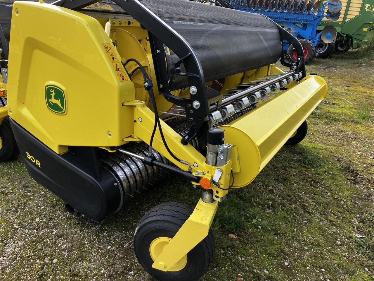 John Deere 30R - Accessoire aux ensileuses: photos 1 John Deere 30R - Accessoire aux ensileuses: photos 1