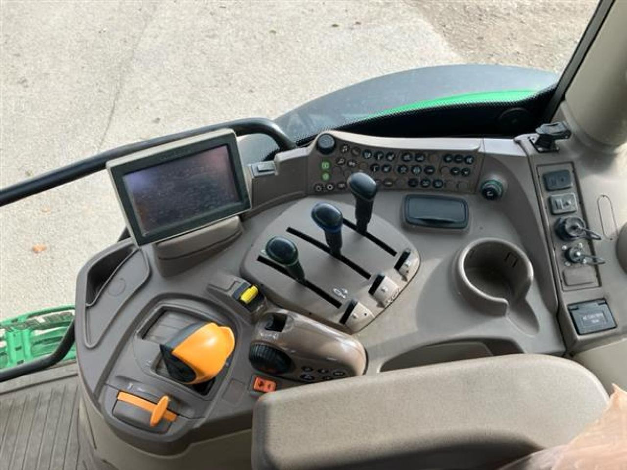 John Deere 6130R - Tracteur agricole: photos 4 John Deere 6130R - Tracteur agricole: photos 4