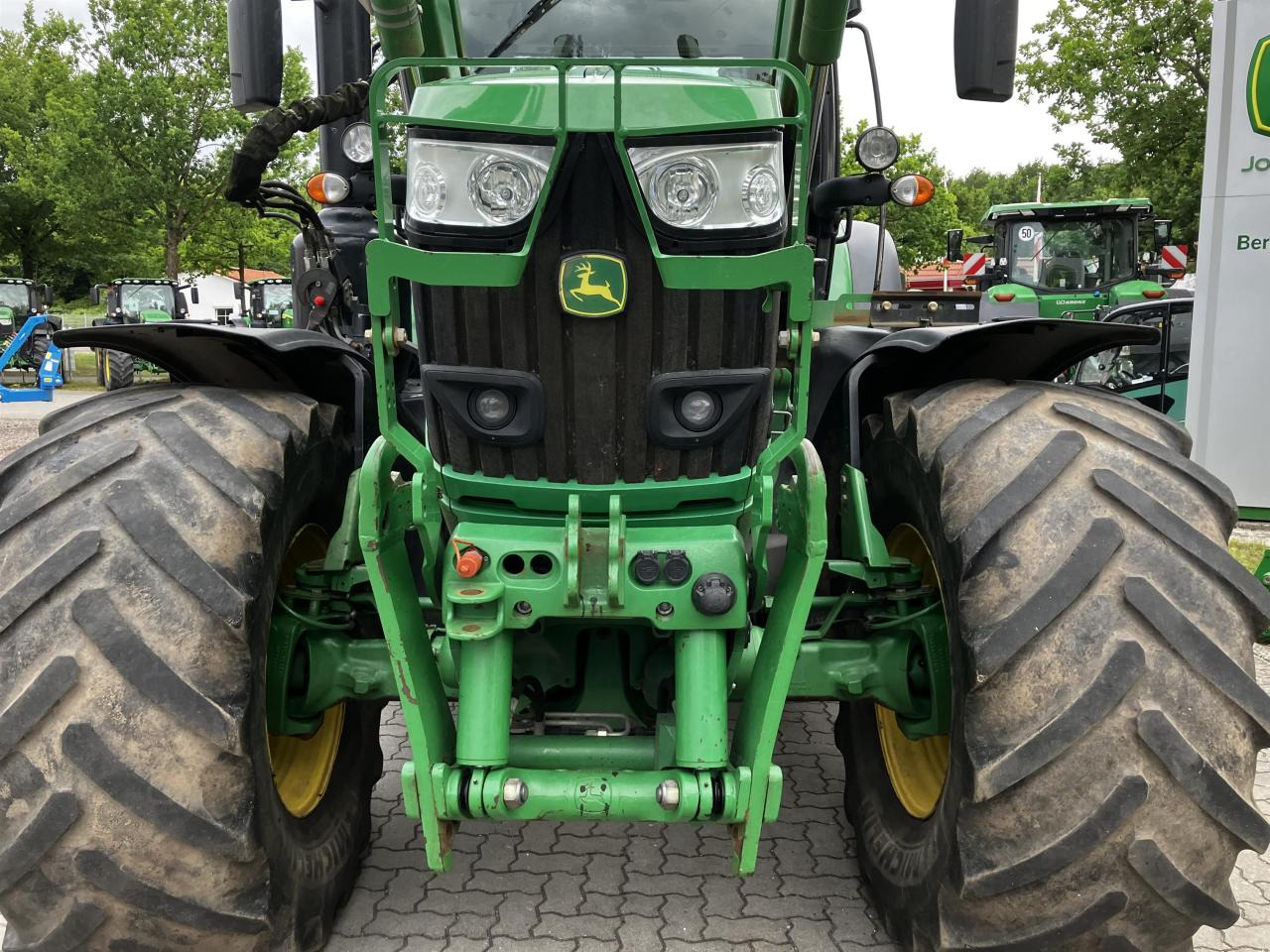 John Deere 6215R - Tracteur agricole: photos 4 John Deere 6215R - Tracteur agricole: photos 4