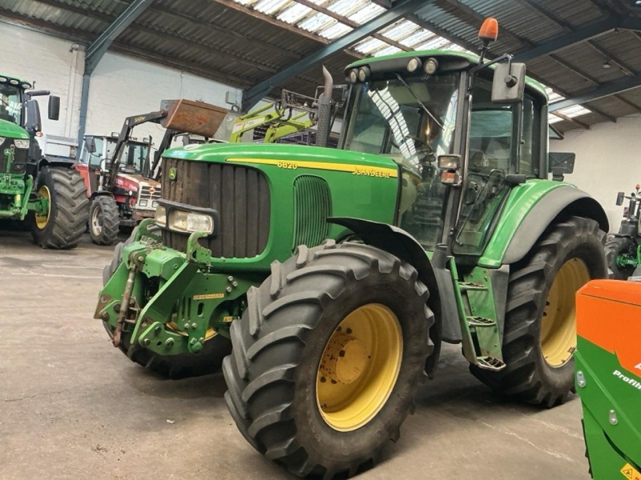 John Deere 6820 - Tracteur agricole: photos 2 John Deere 6820 - Tracteur agricole: photos 2