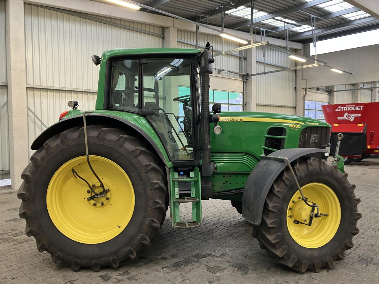 John Deere 6830 Premium - Tracteur agricole: photos 4 John Deere 6830 Premium - Tracteur agricole: photos 4