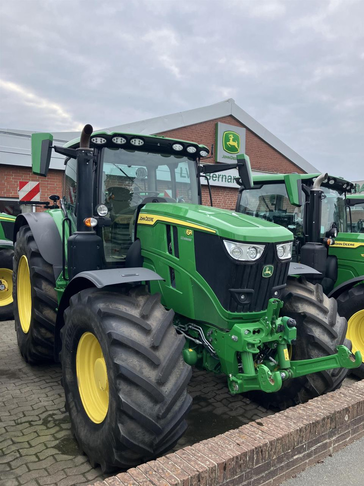 John Deere 6R 215 - Tracteur agricole: photos 2 John Deere 6R 215 - Tracteur agricole: photos 2