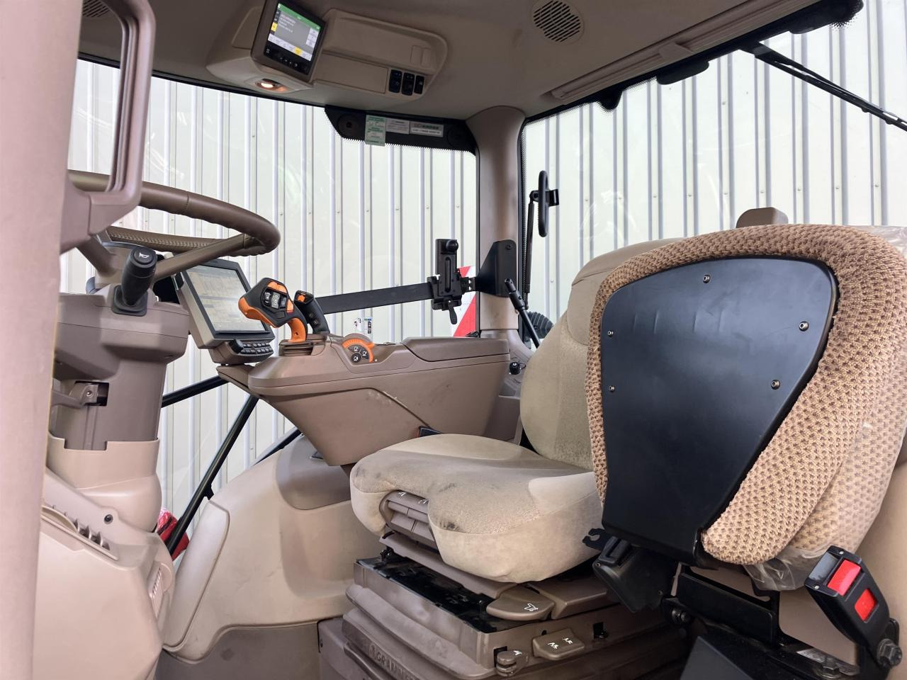 John Deere 6R 215 - Tracteur agricole: photos 5 John Deere 6R 215 - Tracteur agricole: photos 5