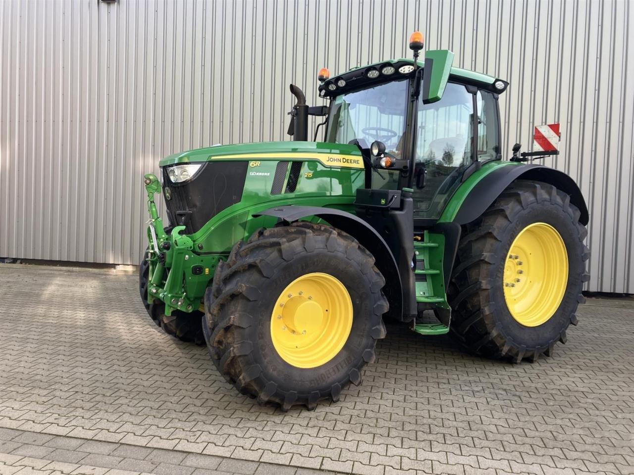 John Deere 6R 215 - Tracteur agricole: photos 1 John Deere 6R 215 - Tracteur agricole: photos 1