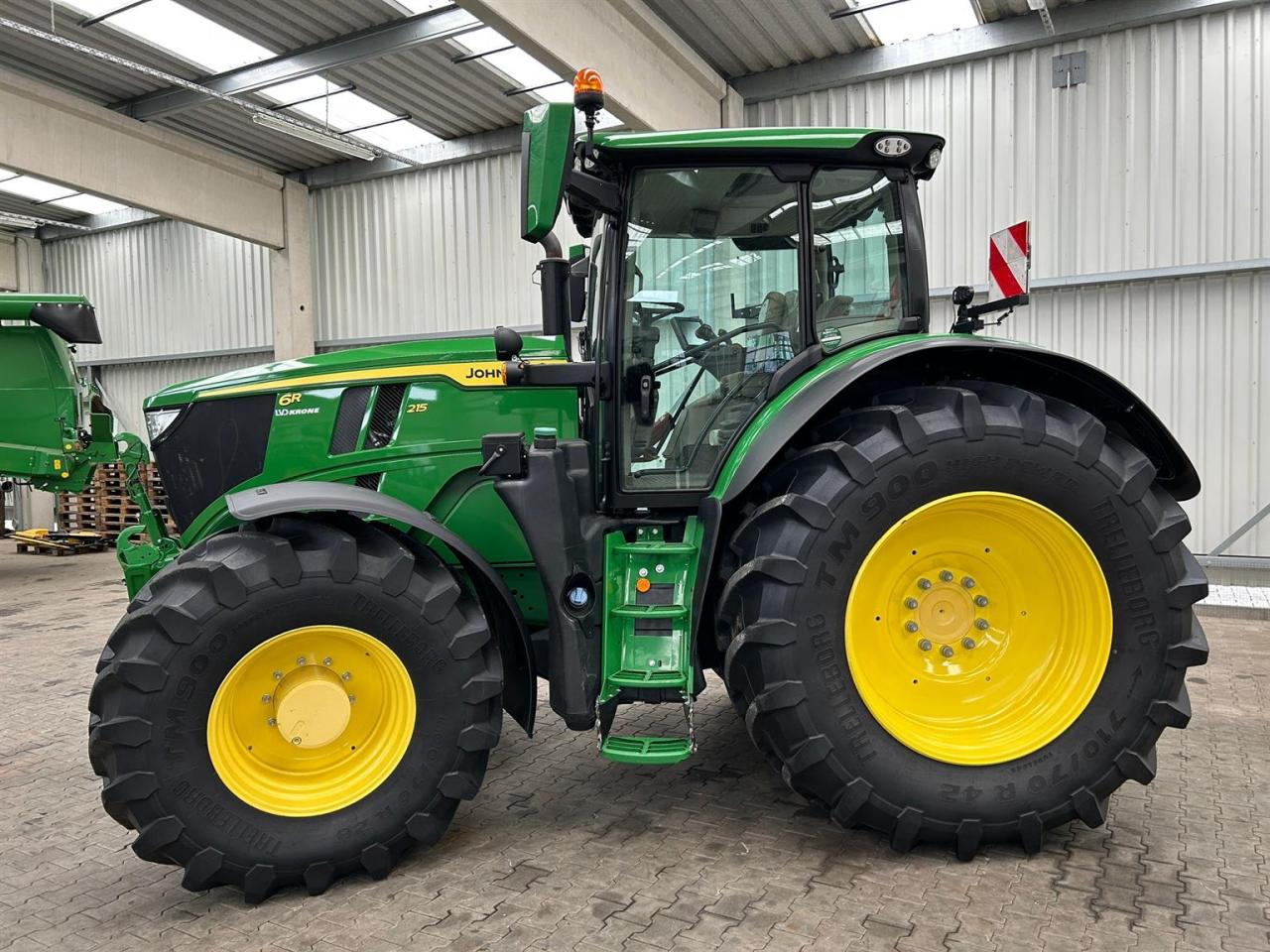 John Deere 6R 215 - Tracteur agricole: photos 4 John Deere 6R 215 - Tracteur agricole: photos 4