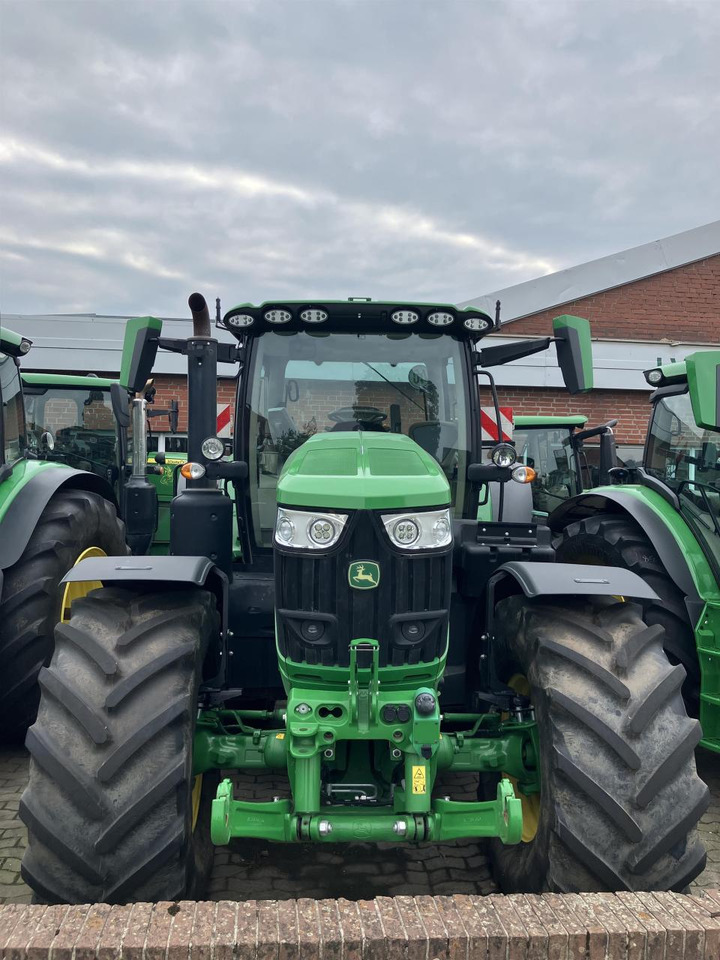 John Deere 6R 215 - Tracteur agricole: photos 3 John Deere 6R 215 - Tracteur agricole: photos 3