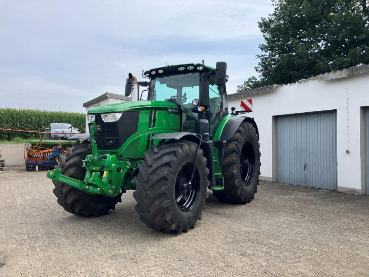 John Deere 6R 250 - Tracteur agricole: photos 1 John Deere 6R 250 - Tracteur agricole: photos 1