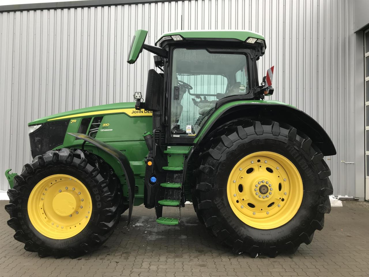John Deere 7R 310 (MY21) - Tracteur agricole: photos 1 John Deere 7R 310 (MY21) - Tracteur agricole: photos 1