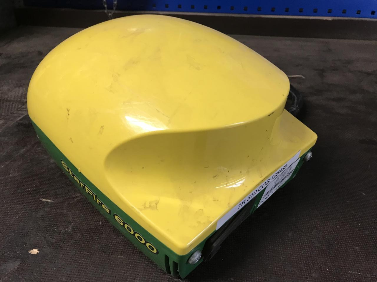 John Deere SF6000 - Système de navigation pour Machine agricole: photos 4 John Deere SF6000 - Système de navigation pour Machine agricole: photos 4