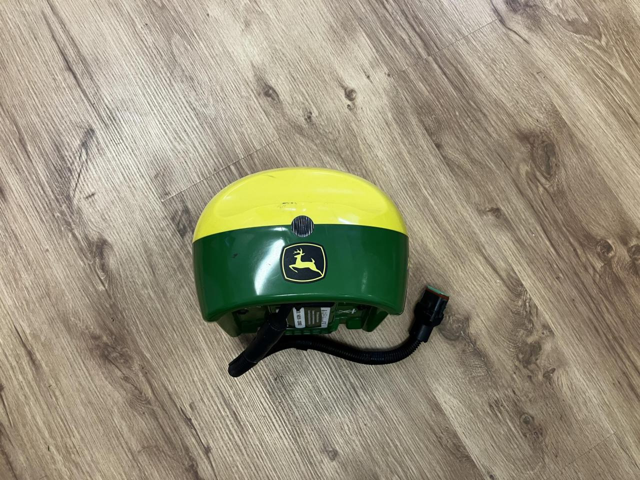 John Deere SF6000 SF3, M-RTK - Système de navigation pour Machine agricole: photos 2 John Deere SF6000 SF3, M-RTK - Système de navigation pour Machine agricole: photos 2