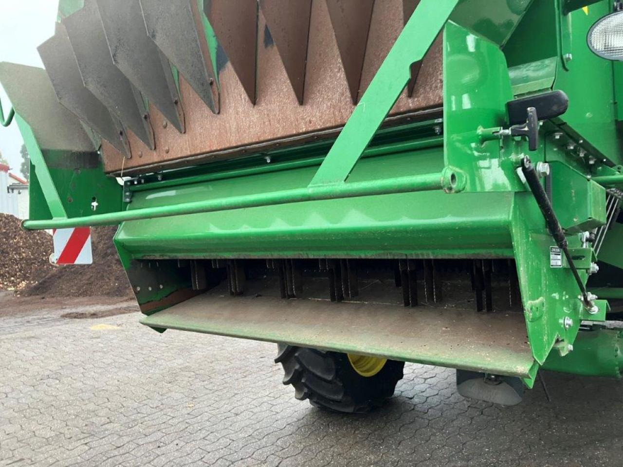 Moissonneuse-batteuse John Deere T560: photos 6 Moissonneuse-batteuse John Deere T560: photos 6