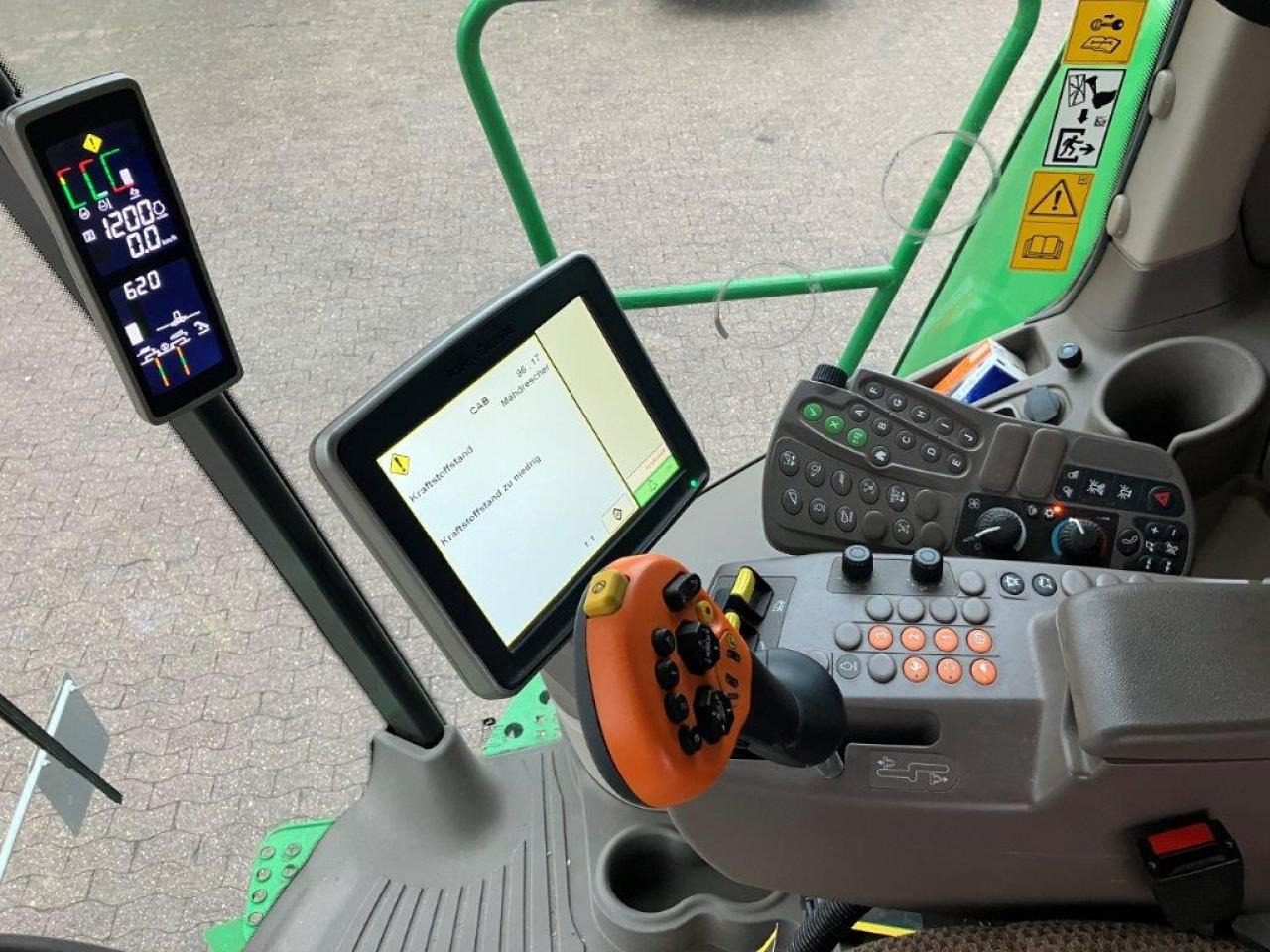 Moissonneuse-batteuse John Deere T560: photos 8 Moissonneuse-batteuse John Deere T560: photos 8