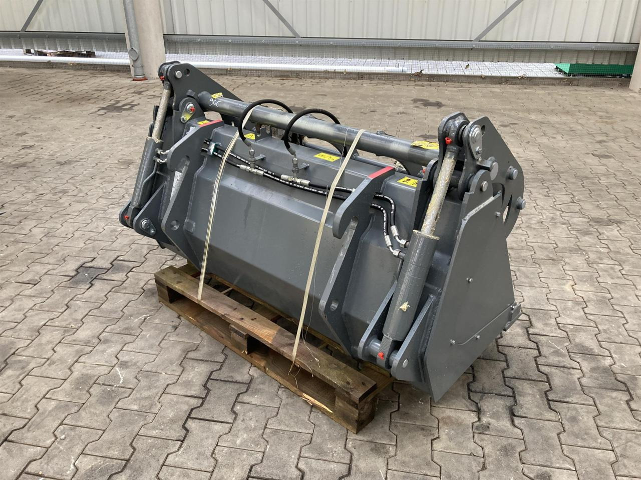 Kramer 1600 mm Silagebeißschaufel - Chargeur frontal pour tracteur: photos 2 Kramer 1600 mm Silagebeißschaufel - Chargeur frontal pour tracteur: photos 2