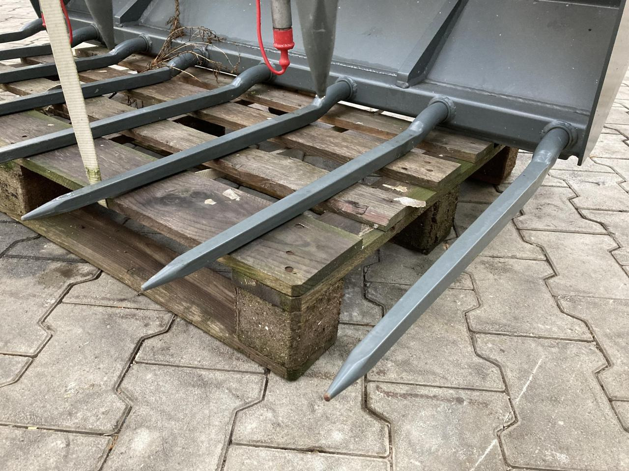 Kramer 1600 mm Vielzweckgabel - Chargeur frontal pour tracteur: photos 3 Kramer 1600 mm Vielzweckgabel - Chargeur frontal pour tracteur: photos 3