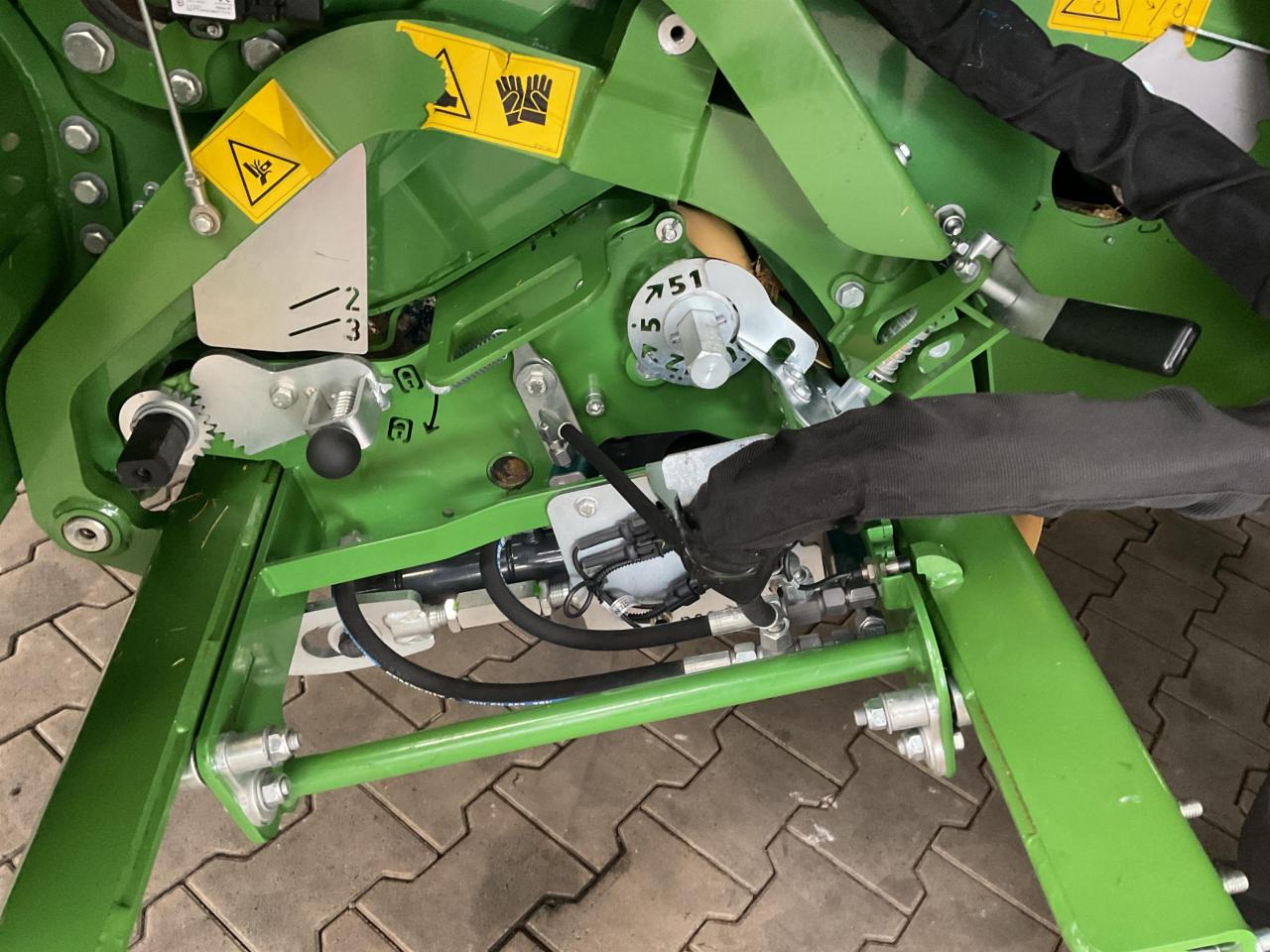 Presse à balles cubiques Krone Big Pack 1270 VC: photos 10