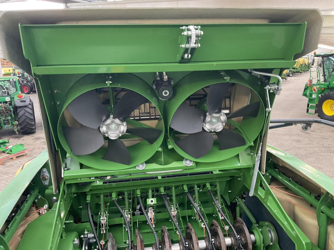 Presse à balles cubiques Krone Big Pack 1270 VC: photos 20