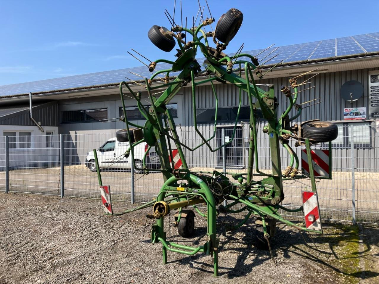 Krone KW7.70/6x7 - Faneuse: photos 1 Krone KW7.70/6x7 - Faneuse: photos 1