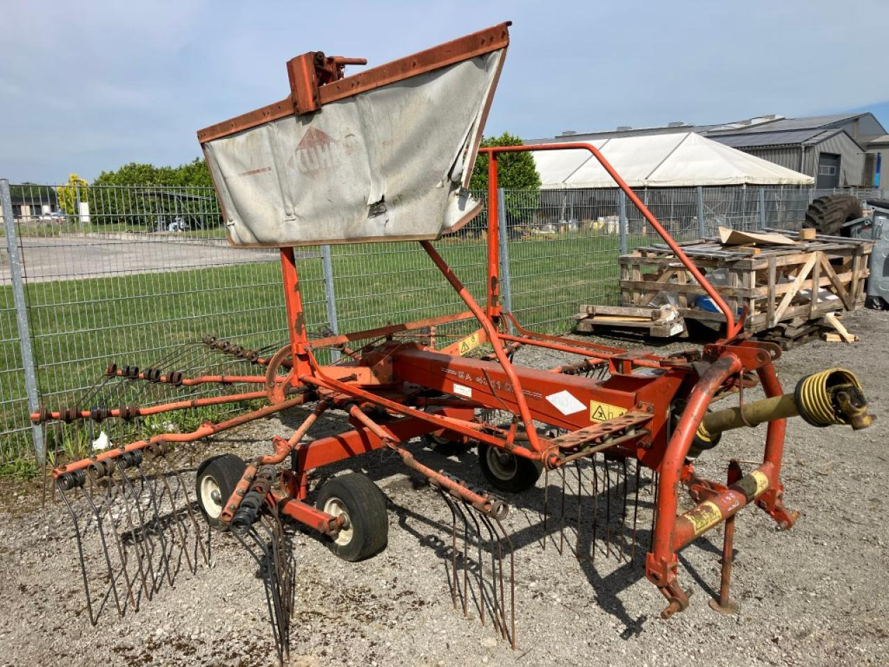 Kuhn GA 4311 GM - Faneuse: photos 2 Kuhn GA 4311 GM - Faneuse: photos 2