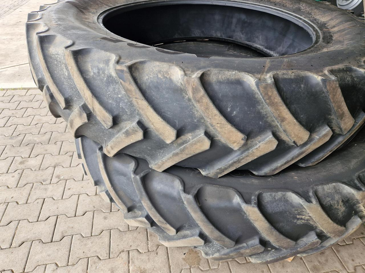Mitas 480/95R50 - Pneu pour Machine agricole: photos 1 Mitas 480/95R50 - Pneu pour Machine agricole: photos 1