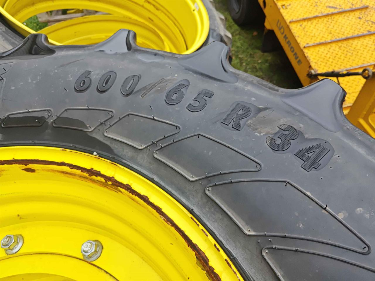 Mitas 600/65R34 - Pneu pour Machine agricole: photos 5 Mitas 600/65R34 - Pneu pour Machine agricole: photos 5