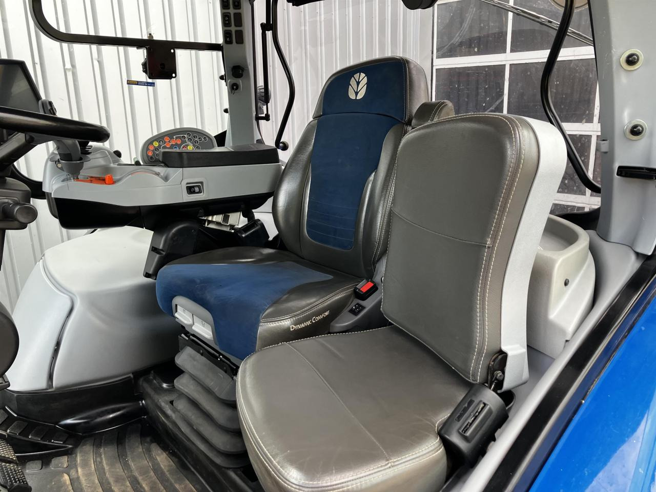 New Holland T7.275 — crédit-bail New Holland T7.275: photos 8