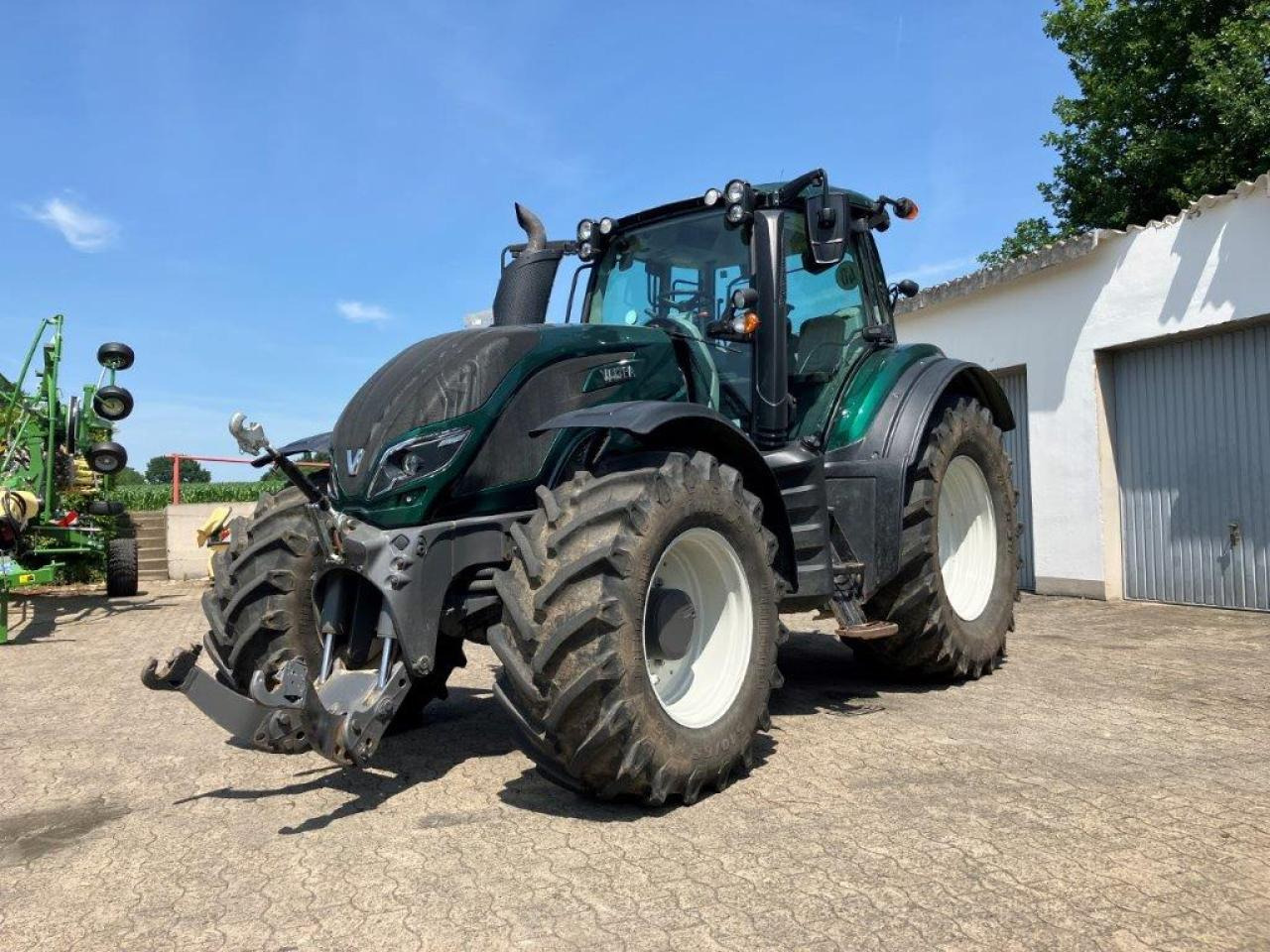 Valtra T154 Active - Tracteur agricole: photos 1 Valtra T154 Active - Tracteur agricole: photos 1