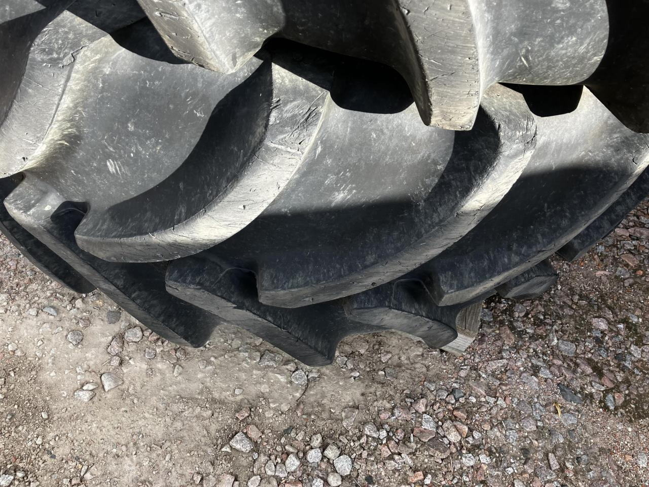Vredestein 600/70R30 - Pneu pour Machine agricole: photos 2 Vredestein 600/70R30 - Pneu pour Machine agricole: photos 2