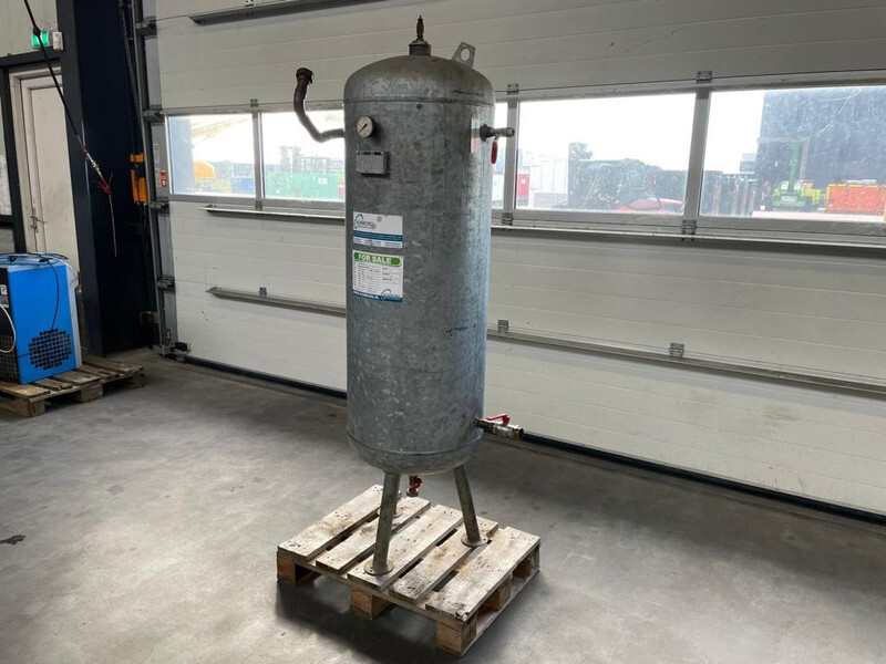 Atlas-Copco 250 liter 11 Bar Luchtketel Gegalvaniseerd Air Tank Verticaal - Compresseur d'air: photos 2 Atlas-Copco 250 liter 11 Bar Luchtketel Gegalvaniseerd Air Tank Verticaal - Compresseur d'air: photos 2