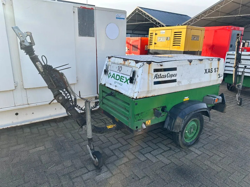 Atlas-Copco XAS 57 DD Deutz 3 m3 / min 23 kW 7 Bar Mobiele Diesel Compressor op aanhanger - Compresseur d'air: photos 2 Atlas-Copco XAS 57 DD Deutz 3 m3 / min 23 kW 7 Bar Mobiele Diesel Compressor op aanhanger - Compresseur d'air: photos 2