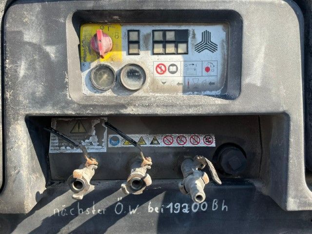 Compair C62HS Deutz 6.2 m3 / min Silent Diesel Schroefcompressor - Compresseur d'air: photos 4 Compair C62HS Deutz 6.2 m3 / min Silent Diesel Schroefcompressor - Compresseur d'air: photos 4