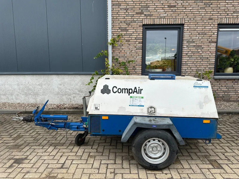 Compair H2180 Deutz 2.1 m3 / min 28 kW 7 Bar Mobiele Diesel Compressor met kenteken - Compresseur d'air: photos 1 Compair H2180 Deutz 2.1 m3 / min 28 kW 7 Bar Mobiele Diesel Compressor met kenteken - Compresseur d'air: photos 1