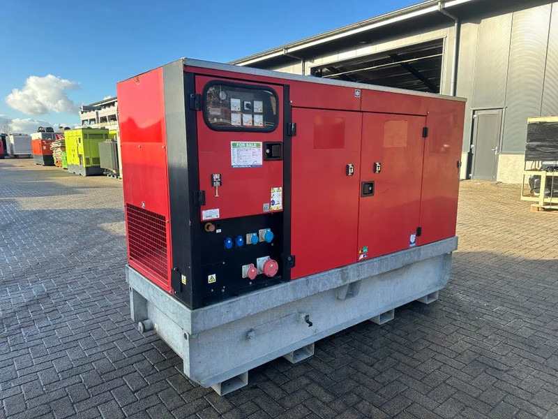 Europower EPUS44TDE Kubota Leroy Somer 44 kVA Supersilent Rental generatorset - Groupe électrogène: photos 2 Europower EPUS44TDE Kubota Leroy Somer 44 kVA Supersilent Rental generatorset - Groupe électrogène: photos 2