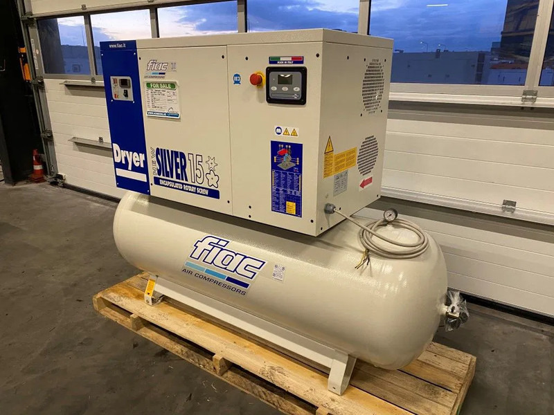 Fiac NewSilver D 15 / 500 NewSilver D 15 / 500 - 1430 L / min 11 kW 10 bar Elektrische Schroefcompressor + Droger - Compresseur d'air: photos 5 Fiac NewSilver D 15 / 500 NewSilver D 15 / 500 - 1430 L / min 11 kW 10 bar Elektrische Schroefcompressor + Droger - Compresseur d'air: photos 5