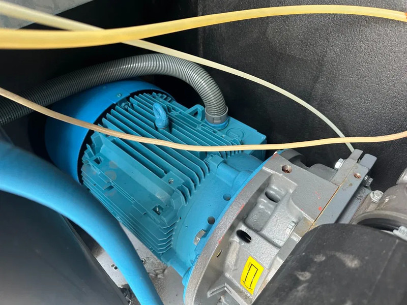 Grassair RLR 30 V9 Rollair 30V 22 kW 3000 L / min 10 Bar Elektrische Schroefcompressor Frequentiegeregeld - Compresseur d'air: photos 4 Grassair RLR 30 V9 Rollair 30V 22 kW 3000 L / min 10 Bar Elektrische Schroefcompressor Frequentiegeregeld - Compresseur d'air: photos 4