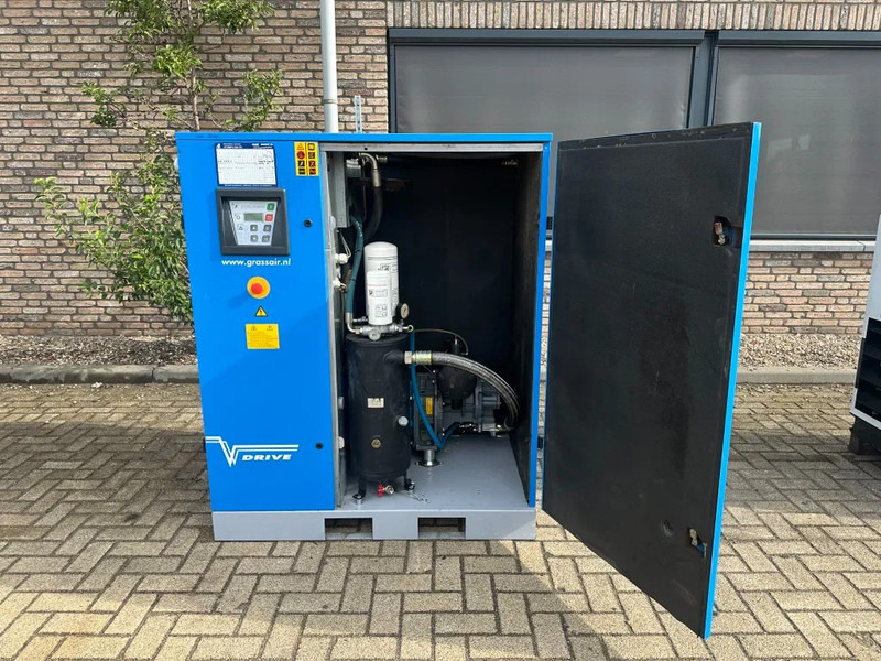 Grassair RLR 30 V9 Rollair 30V 22 kW 3000 L / min 10 Bar Elektrische Schroefcompressor Frequentiegeregeld - Compresseur d'air: photos 5 Grassair RLR 30 V9 Rollair 30V 22 kW 3000 L / min 10 Bar Elektrische Schroefcompressor Frequentiegeregeld - Compresseur d'air: photos 5